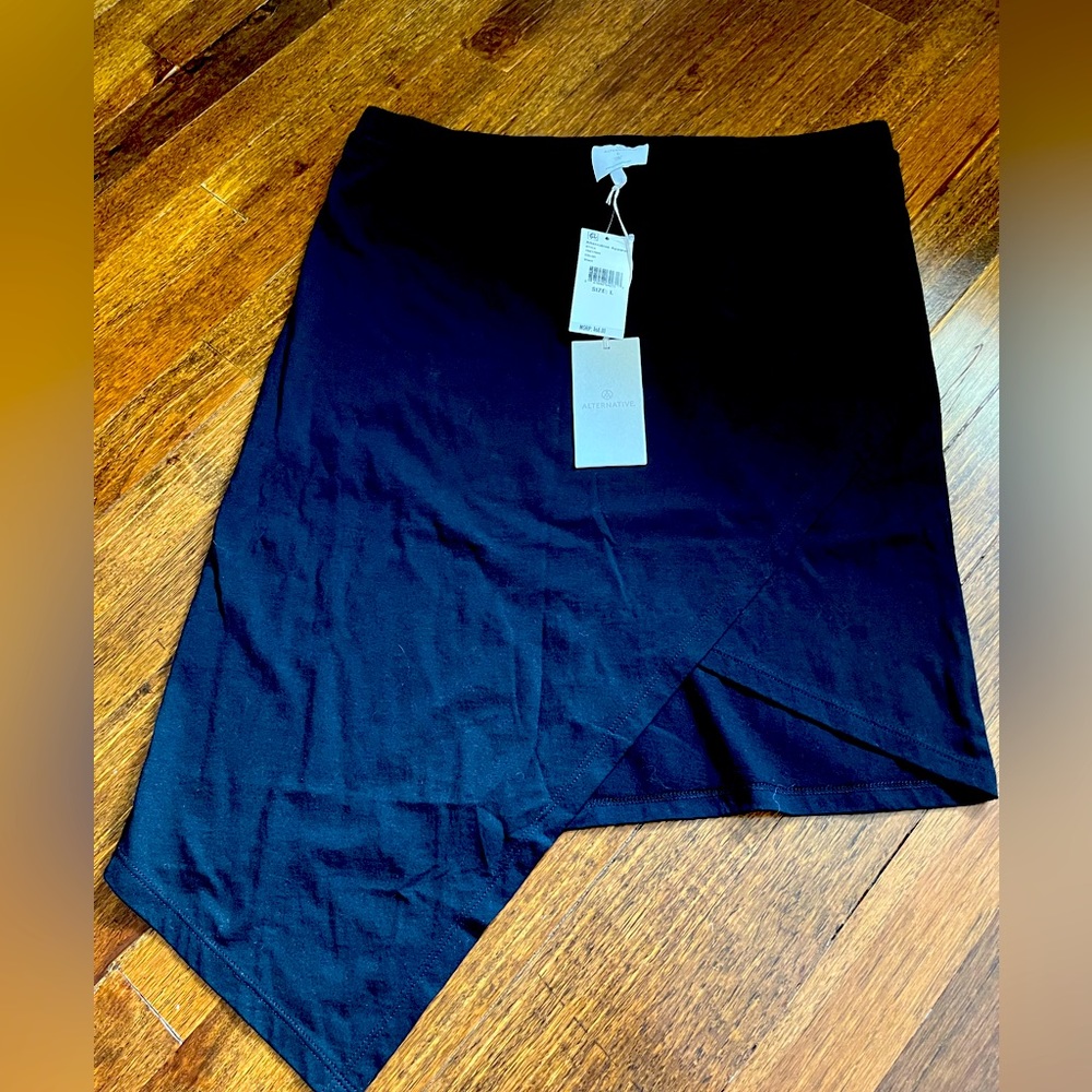 NWT Alternative Apparel Black stretchy asymmetrical skirt Size L